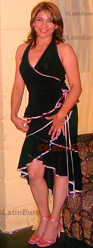 Date this delightful Honduras girl Carmen- from Tegucigalpa N-583