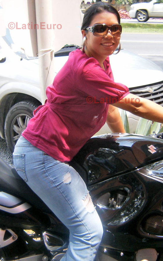 Date this happy Mexico girl Dayane from  N-612