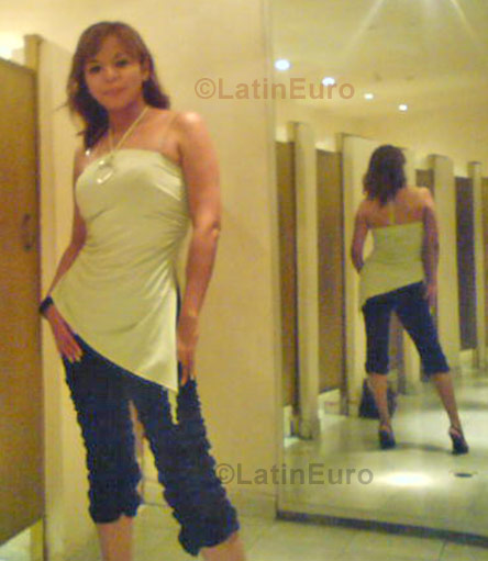 Date this voluptuous Mexico girl Claudia from  N-620