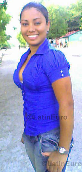 Date this voluptuous Any Country girl Yinet from Santo Domingo N-694