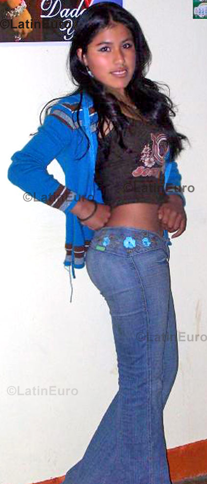 Date this attractive Peru girl Judit from Cusco N-703