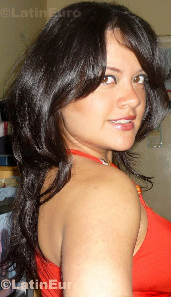 Date this happy Peru girl Cynthia from Lima N-888