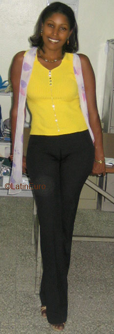 Date this funny Dominican Republic girl Santa from Barahona N1543