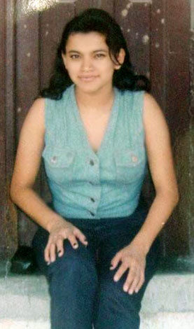 Date this voluptuous Honduras girl Roxana from  N1643