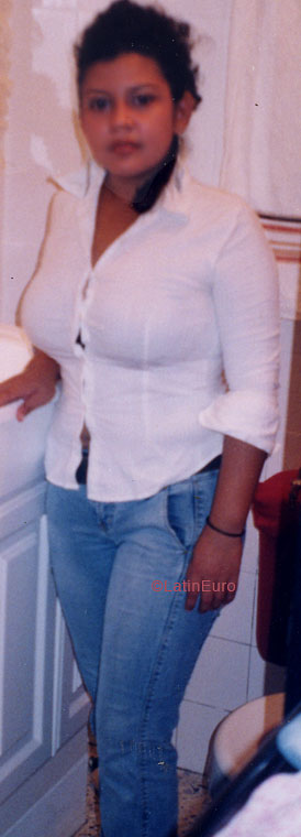 Date this funny Honduras girl Cludya from  N2326