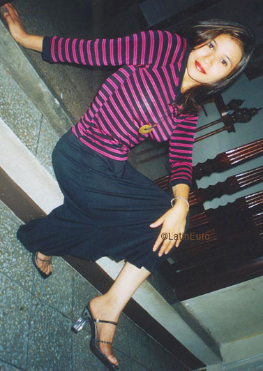 Date this hot Any Country girl Fely from  N2384