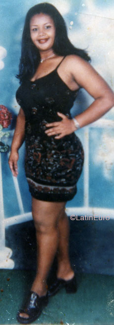 Date this charming Honduras girl Dunia from  N2388