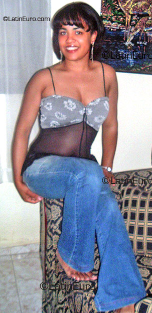 Date this attractive Any Country girl Ana from  N252