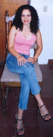 Date this cute Honduras girl Carolina from Yoro N2627