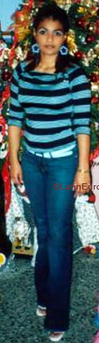 Date this nice looking Honduras girl Gabriela from San Pedro Sula N2766