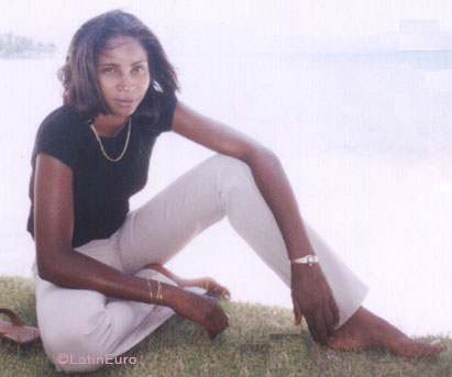 Date this voluptuous Any Country girl Adaljiza from  N2821