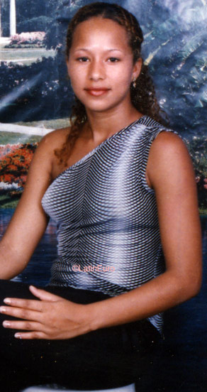 Date this sensual Honduras girl Jessi from  N3219