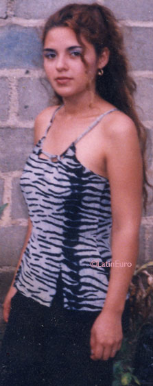 Date this young Honduras girl Mayra from Danli N3363