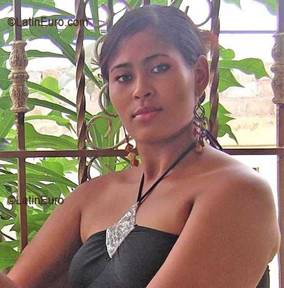 Date this voluptuous Any Country girl Leonora from  N511