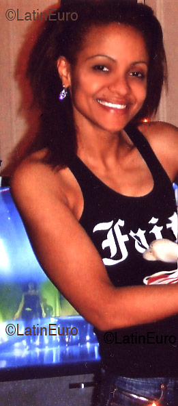 Date this foxy France girl Juliette from  N573