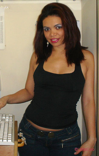 Date this cute Brazil girl Fran from RIO DE JANEIRO B6479