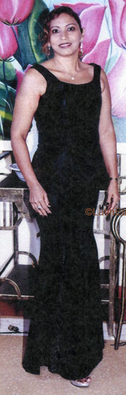 Date this gorgeous Brazil girl Laude from CUIABA B6512