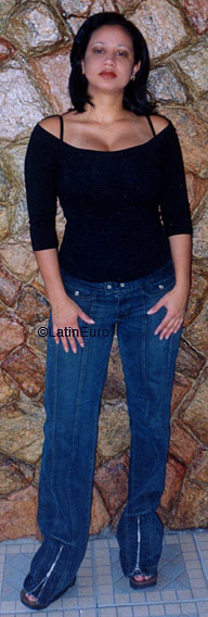 Date this nice looking Brazil girl Michelle from RIO DE JANEIRO B6640