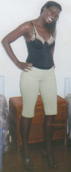 Date this nice looking Brazil girl Ana from SALVADOR B6660