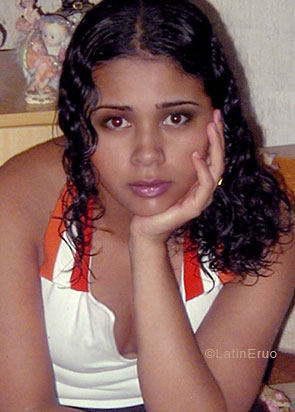 Date this attractive Brazil girl Samara from GOIANIA B6798