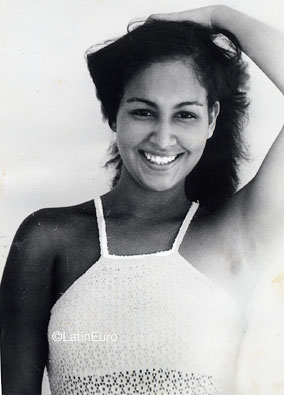 Date this sultry Brazil girl Taine from RIO DE JANEIRO B8426