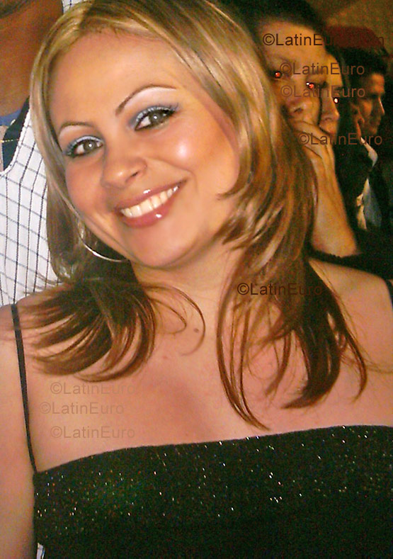 Date this charming Colombia girl Juliana from Cali C8919