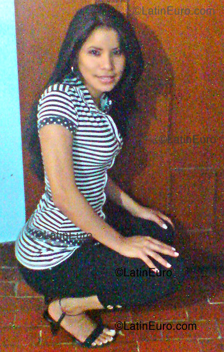 Date this sensual Colombia girl Katerin from Cucuta C8951