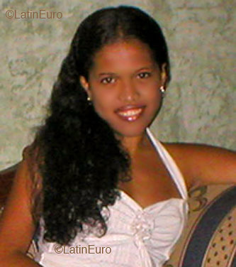 Date this happy Colombia girl Mayra from Cali C9369