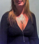 good-looking Brazil girl  from  B4315