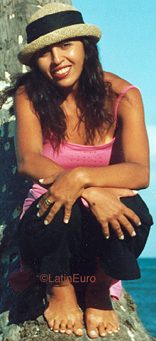 Date this foxy Brazil girl Claudia from OLINDA B9892