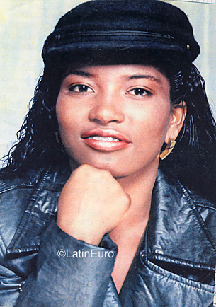 Date this georgeous Brazil girl Cristiane from SALVADOR B9879