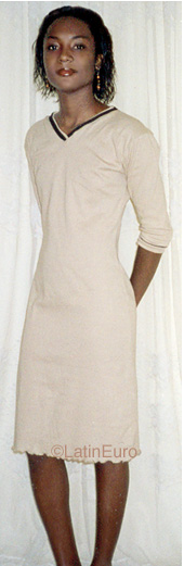 Date this charming Brazil girl Danielle from RIO DE JANEIRO B9884