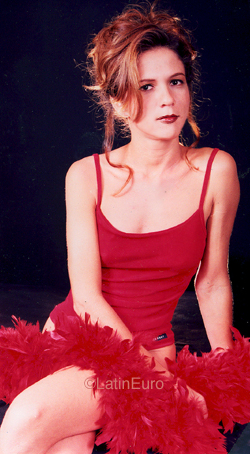 Date this sultry Brazil girl Fabiane from EUNAPOLIS B9882