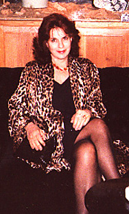 Date this attractive Brazil girl Jeanet from SAO PAULO B9955