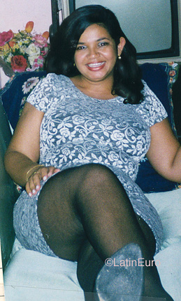 Date this voluptuous Brazil girl Josenil from  B9924