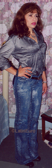 Date this gorgeous Brazil girl Rosana from  B9961