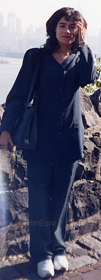 Date this sensual Brazil girl Elda from BRASILIA B9731