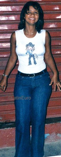 Date this sensual Brazil girl Geisa from IBICARAI B9725