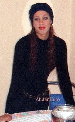 Date this foxy Brazil girl Valeria from DIADEMA B9732