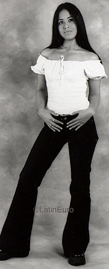 Date this happy Colombia girl Elizabeth from Bogota C9997