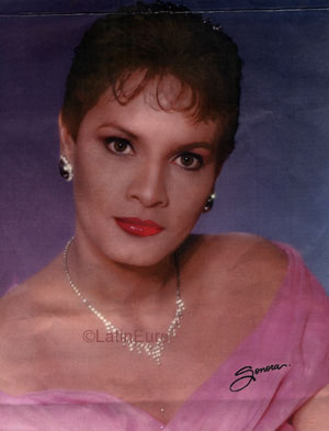 Date this charming Brazil girl Maria from RIO DE JANEIRO B9645