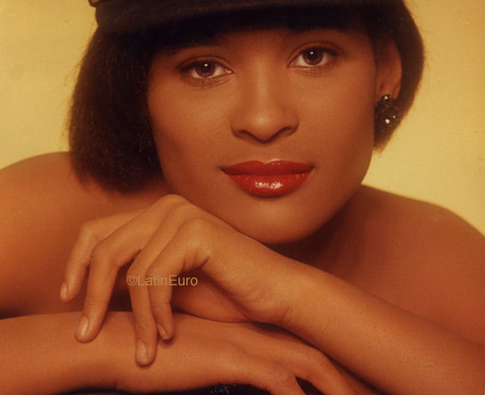 Date this funny Brazil girl Caroline from SAO PAULO B9562