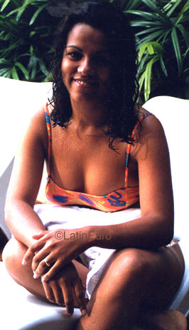 Date this delightful Brazil girl Maria from SAO JOSE DO RIO PRETO B9510