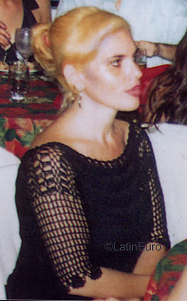 Date this pretty Brazil girl Anna from GOIANIA B9350