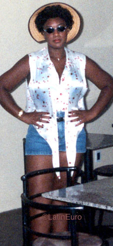 Date this stunning Brazil girl Gelceli from QUADRA B9420