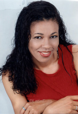 Date this beautiful Brazil girl Rosinda from DRACENA B9333