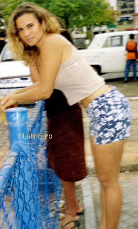 Date this hot Brazil girl Darlen from  B9098