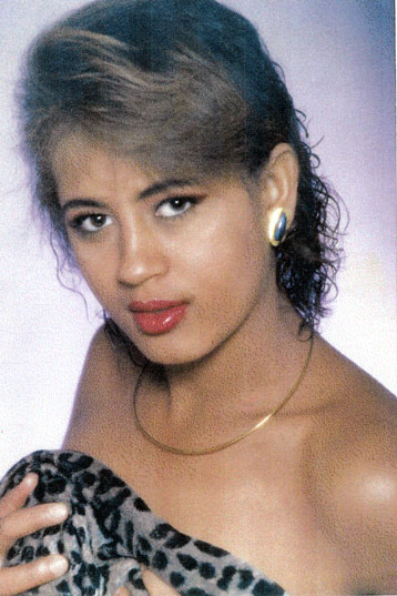 Date this lovely Brazil girl Adelice from LARGO B8961