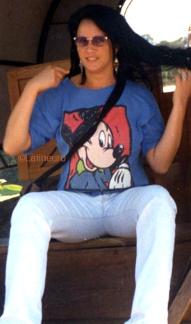 Date this cute Brazil girl Ana from SANTANA B9001