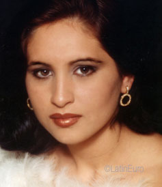 Date this sensual Brazil girl Vanise from CENTRAL B8864